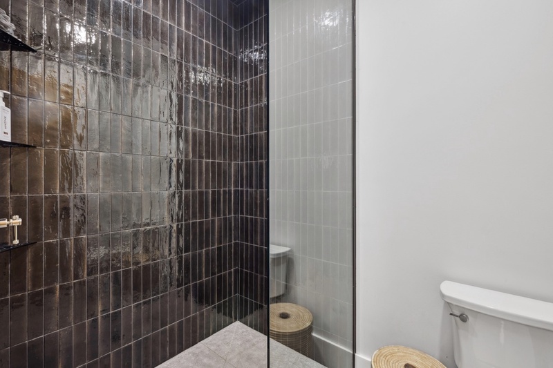 Common Bathroom with shower